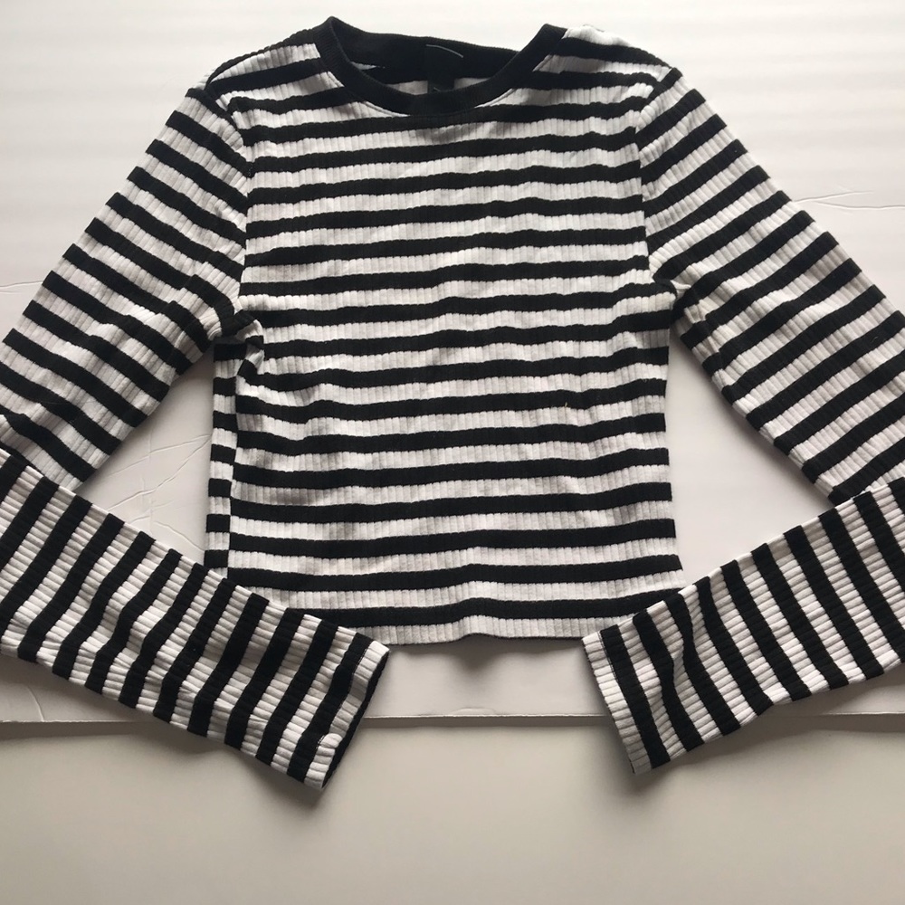 STRIPPED RIBBED CROP TOP